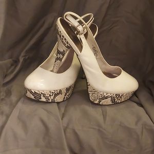 Baby Phat snake pattern high heels sz 6.5